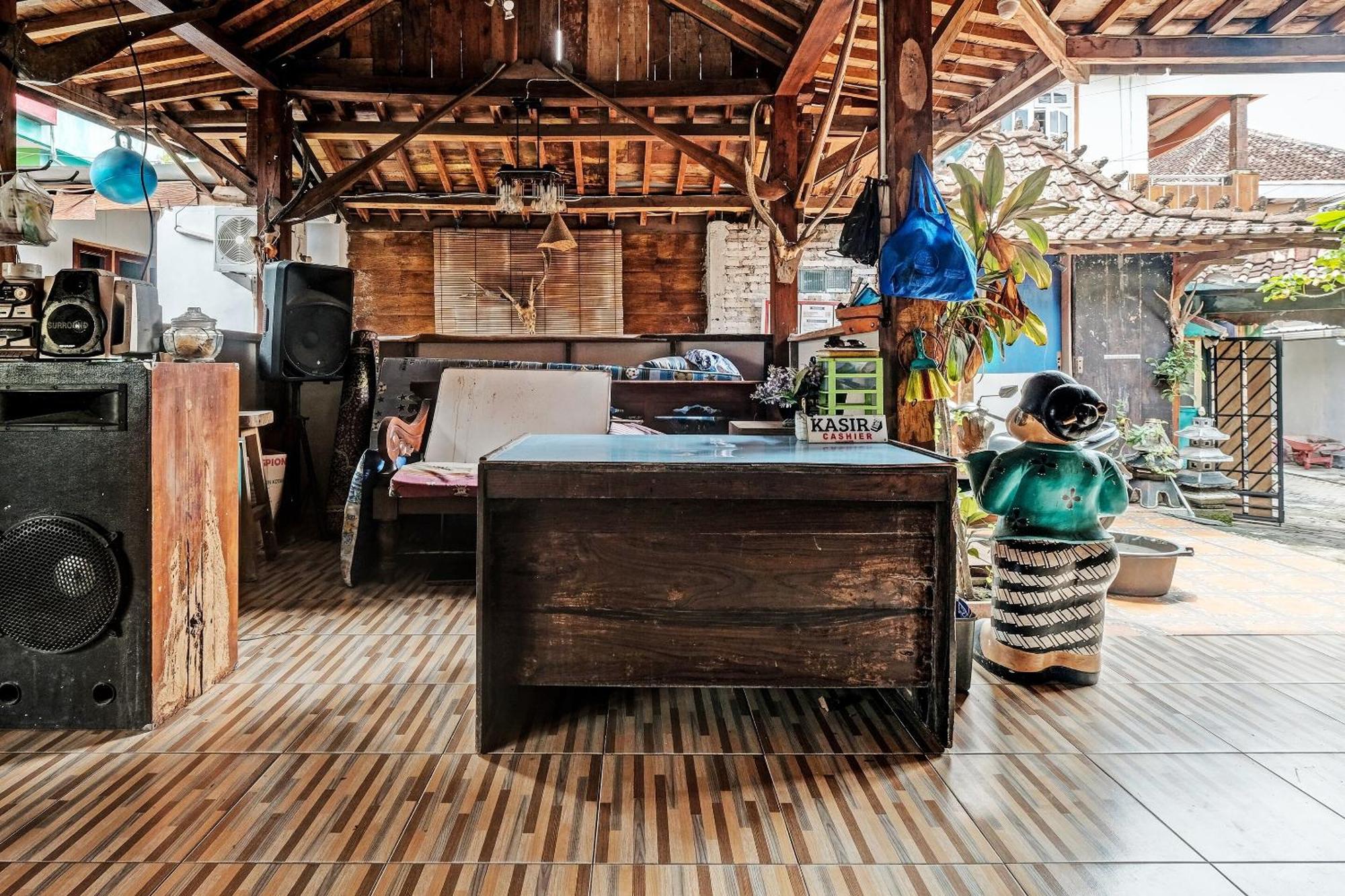 Spot On 91916 Joglo Doyong Homestay Syariah 日惹 外观 照片