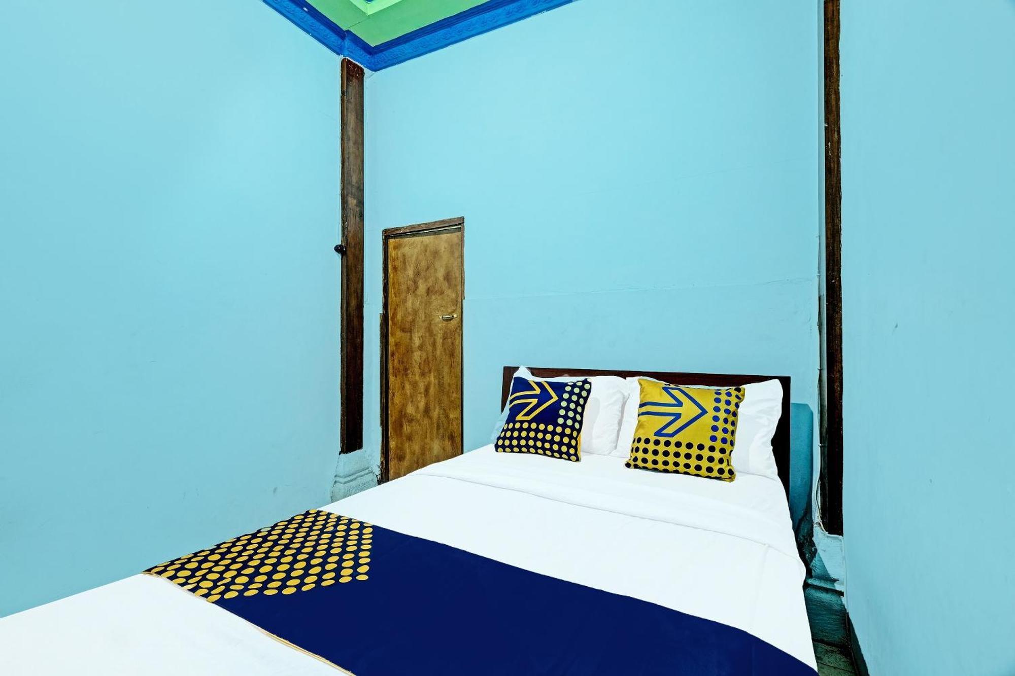 Spot On 91916 Joglo Doyong Homestay Syariah 日惹 外观 照片